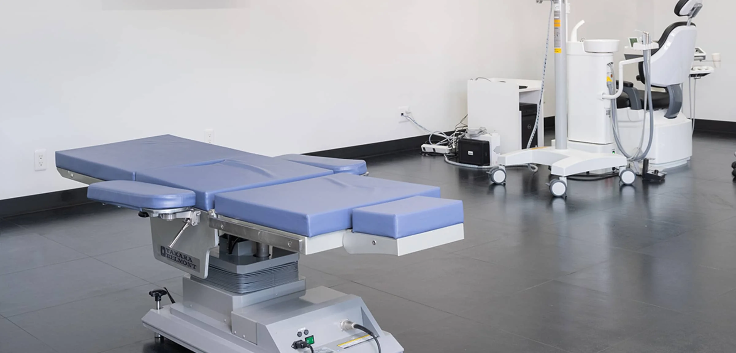 東京で骨切りなら「東京銀座A CLINIC デンタル」”オペ室・リカバリールームを完備”